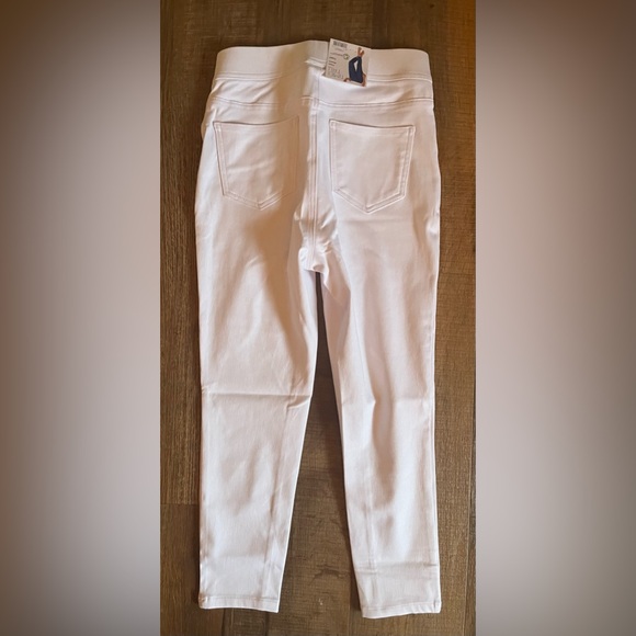 Time and Tru fitted stretch Capris Jeggings. NWT. Women’s Size XS (0-2) - Picture 2 of 8